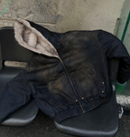 Chaqueta con capucha vintage desgastado